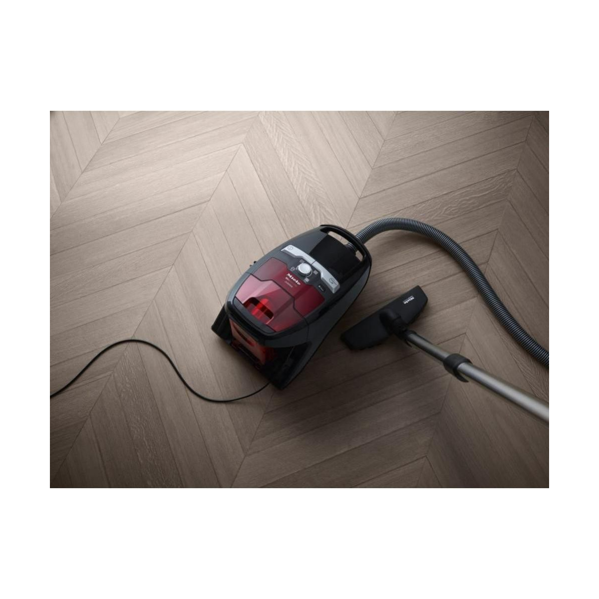 Пылесос без мешка Miele Blizzard CX1 Parquet Flex SKCF5